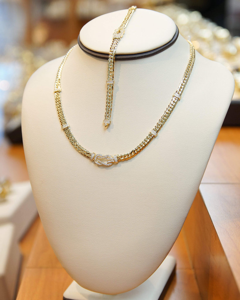 Las Villas Jewelry Women's Choker Necklaces Women's fashion knot Choker Necklace Set with CZ in 14Kt Gold